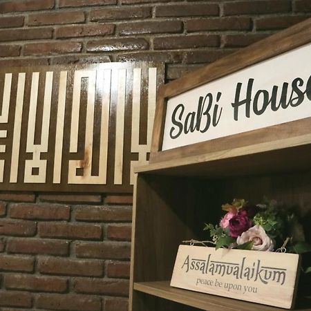 Sabi Guest House - Strategic Family -Married Couples Only- Hostel In Prawirotaman يوغياكارتا المظهر الخارجي الصورة