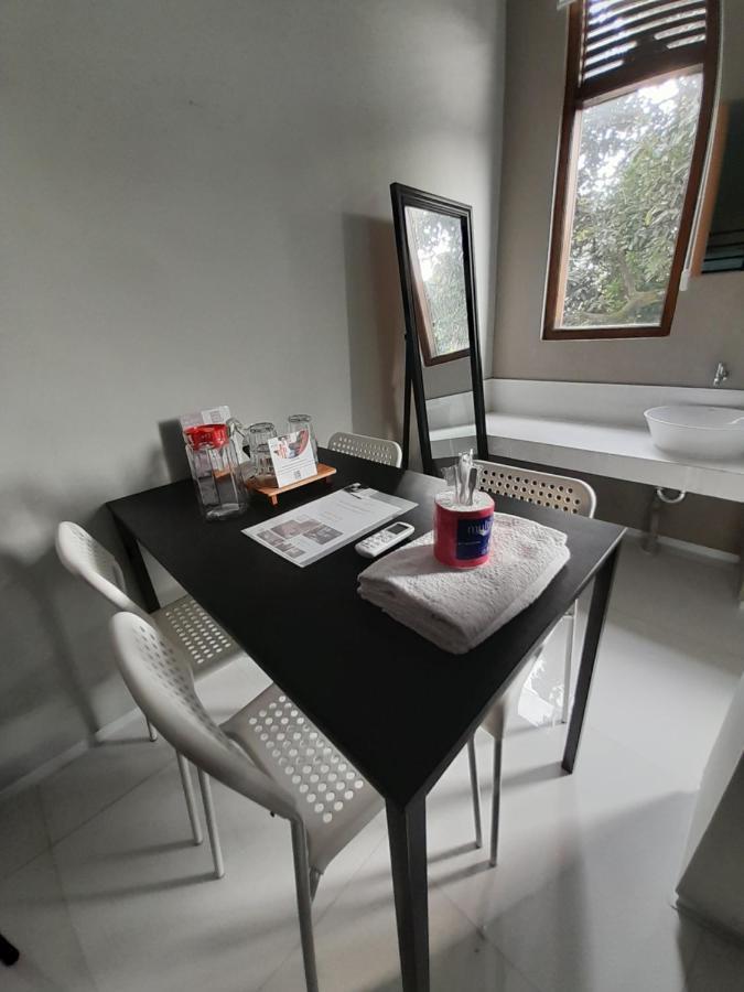 Sabi Guest House - Strategic Family -Married Couples Only- Hostel In Prawirotaman يوغياكارتا المظهر الخارجي الصورة