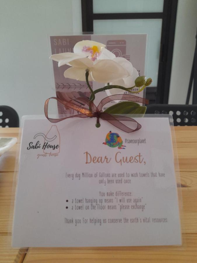 Sabi Guest House - Strategic Family -Married Couples Only- Hostel In Prawirotaman يوغياكارتا المظهر الخارجي الصورة