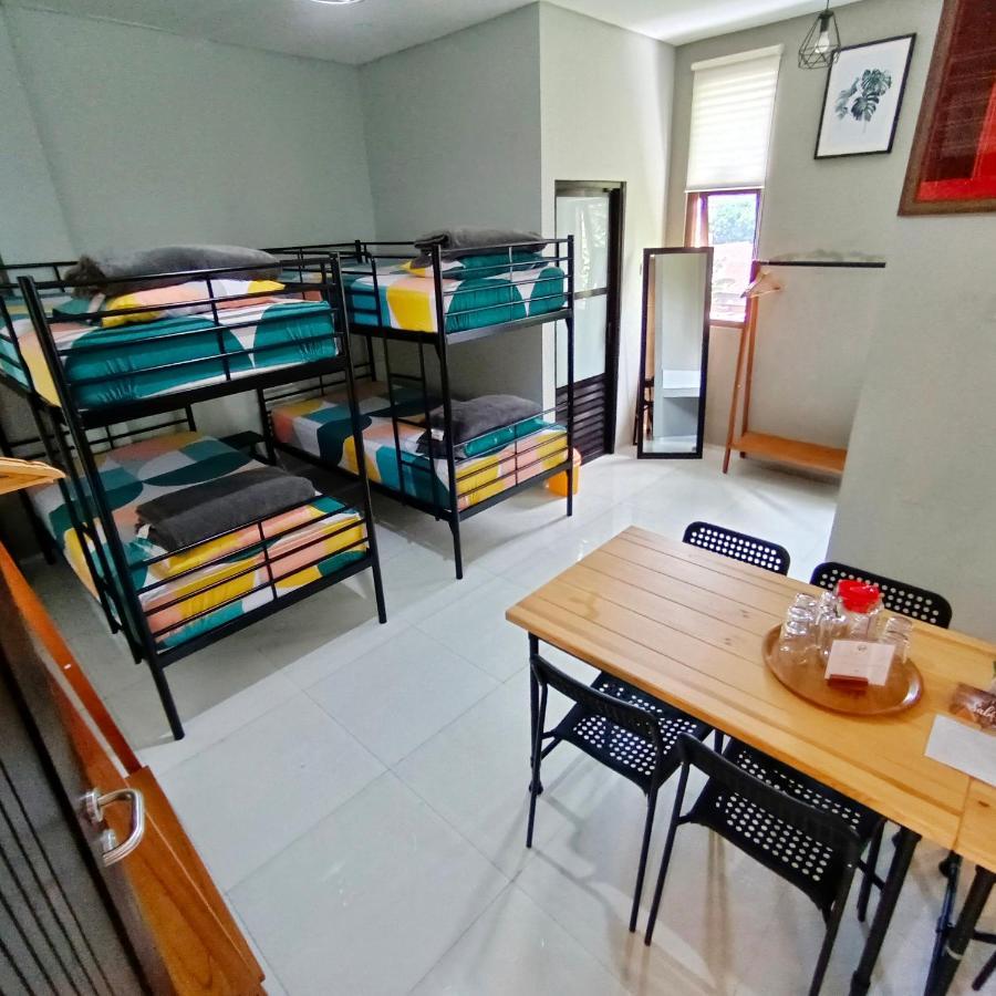 Sabi Guest House - Strategic Family -Married Couples Only- Hostel In Prawirotaman يوغياكارتا المظهر الخارجي الصورة