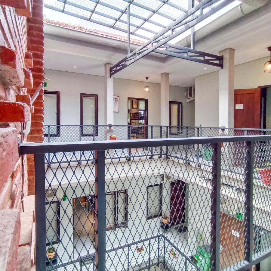 Sabi Guest House - Strategic Family -Married Couples Only- Hostel In Prawirotaman يوغياكارتا المظهر الخارجي الصورة