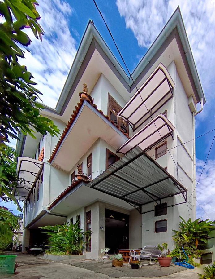 Sabi Guest House - Strategic Family -Married Couples Only- Hostel In Prawirotaman يوغياكارتا المظهر الخارجي الصورة